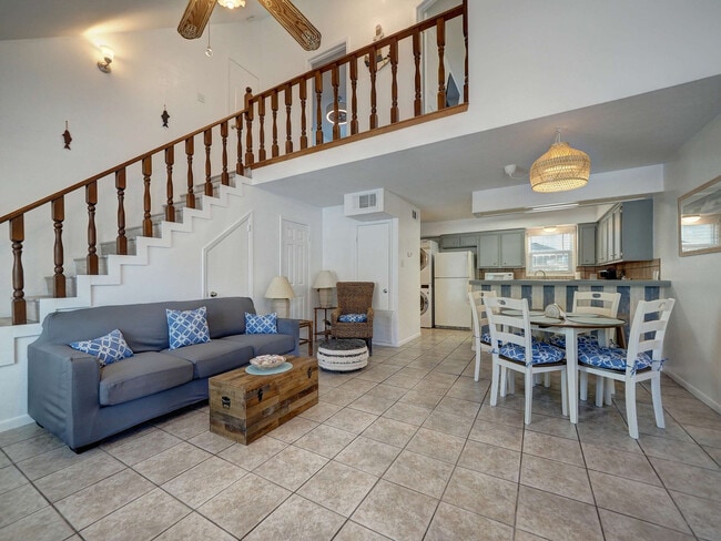 Building Photo - 15201 Leeward Dr