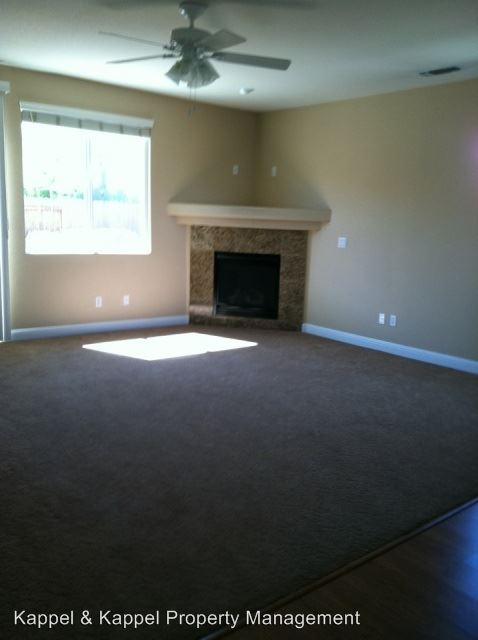 Foto del edificio - 1689 McGuire Cir