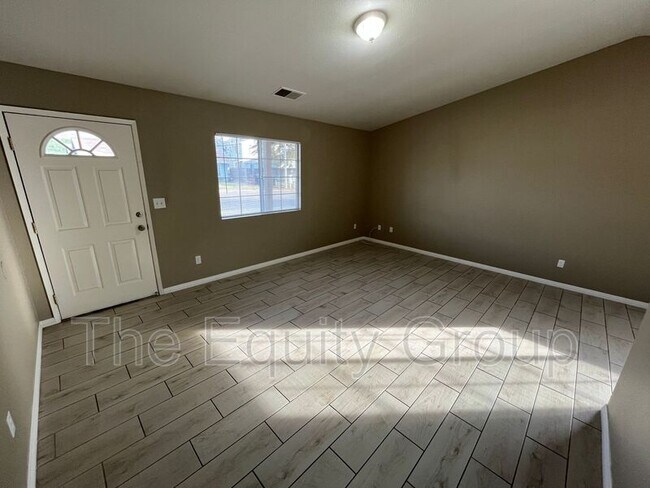 Building Photo - 1435 Cottage Pl