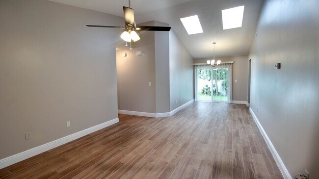 Building Photo - 1503 E Muriel St