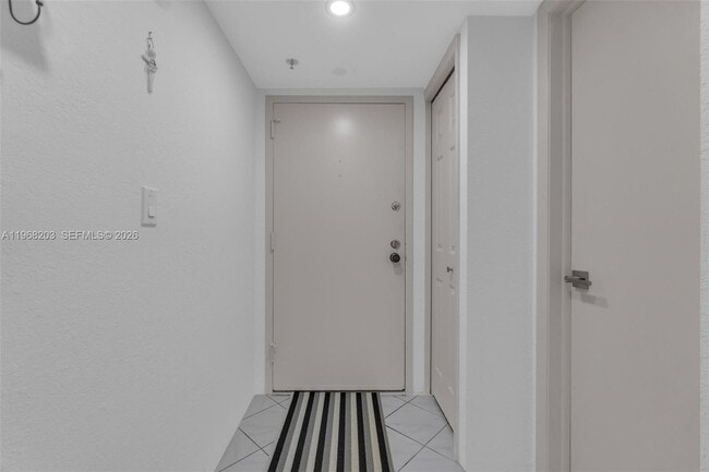 Building Photo - 16300 Golf Club Rd