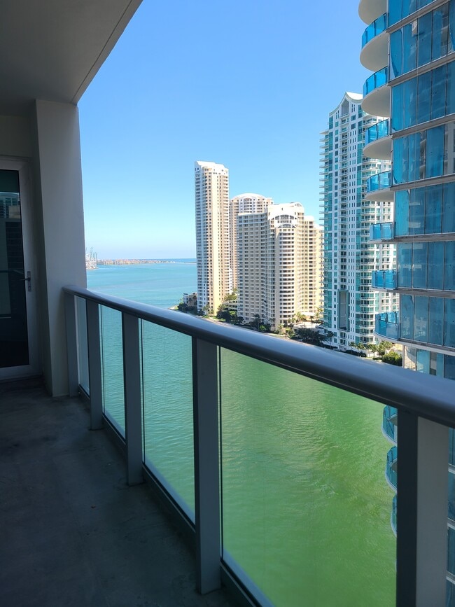 Foto del edificio - 300 S Biscayne Blvd