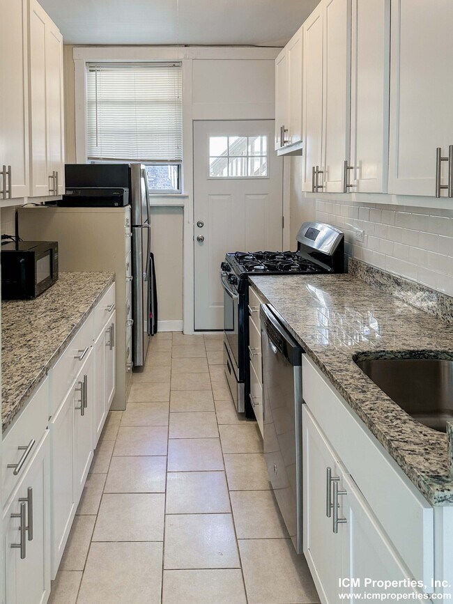 Foto del edificio - 5040 N Winchester Ave