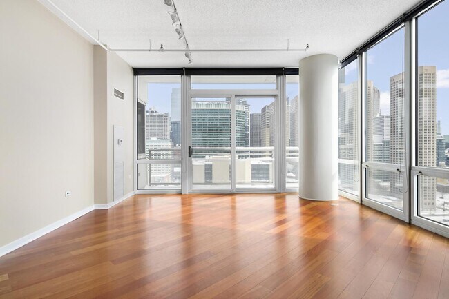Foto del edificio - 737 W Washington Blvd
