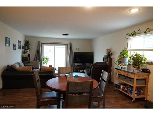 Building Photo - 605 S Brookview Ln