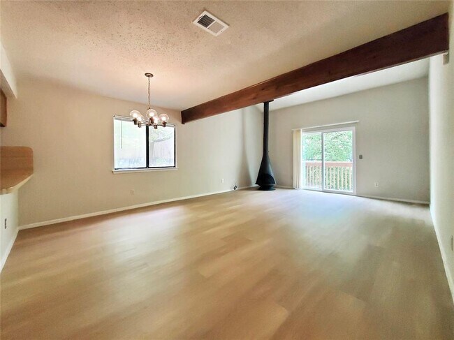 Foto del edificio - 3566 Ranch Rd 2222