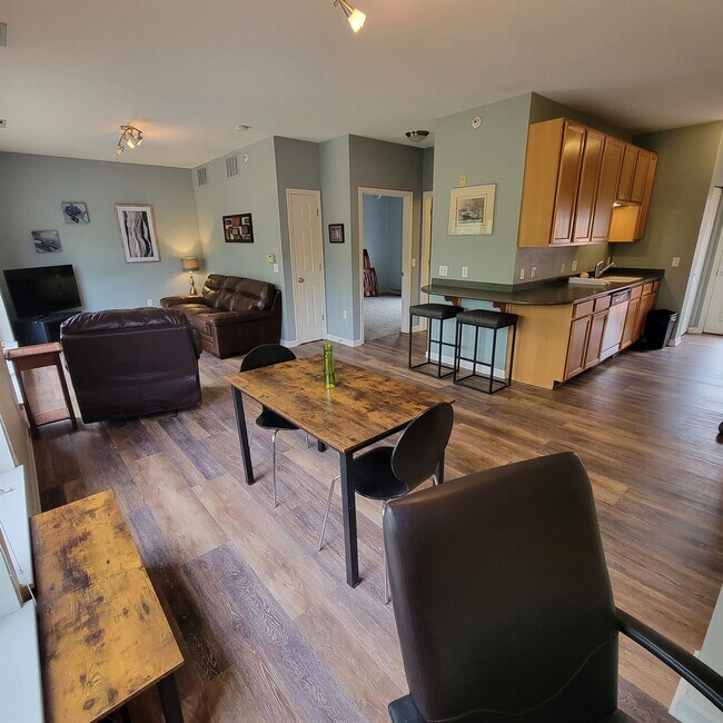 Foto del edificio - 588 N Midvale Blvd