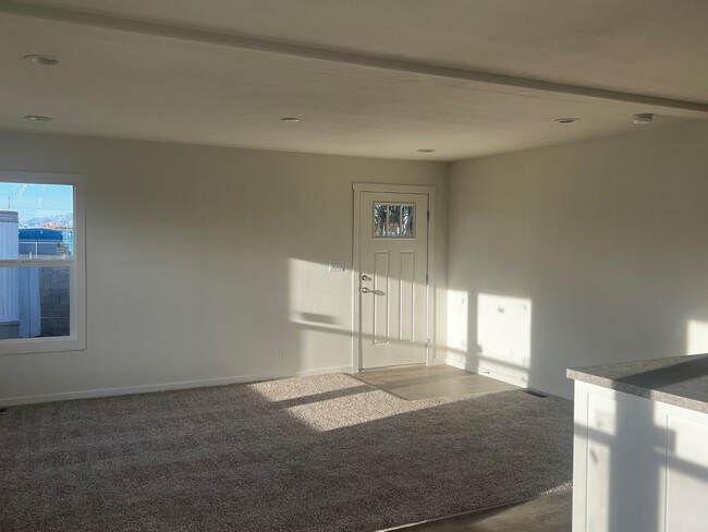 Building Photo - 2627 S Lamb Blvd