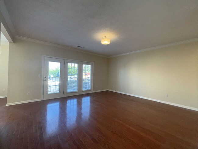 Foto del edificio - Convenient Newly Remodeled Condo