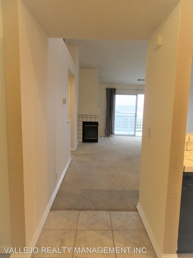 Building Photo - 401 Stinson St