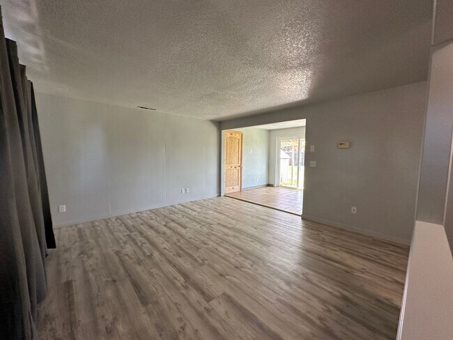 Building Photo - 6209 Onyx Ave