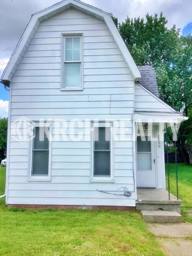 Building Photo - 1226 Navarre Ave