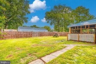 Building Photo - 1417 Waterford Rd