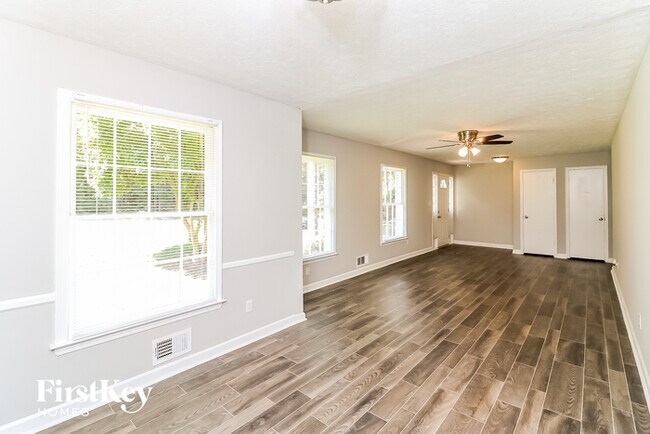 Foto del edificio - 4298 Dogwood Farm Rd
