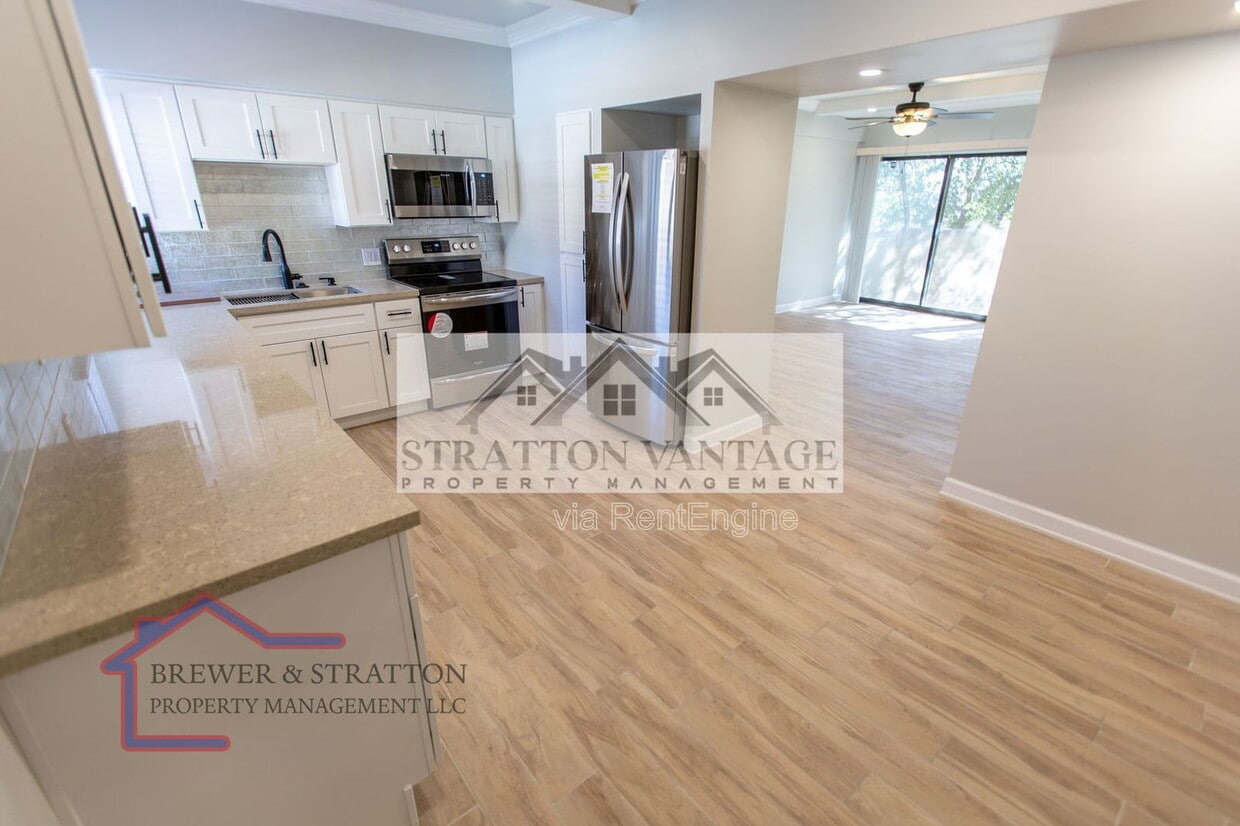 Photo - 351 E Thomas Rd