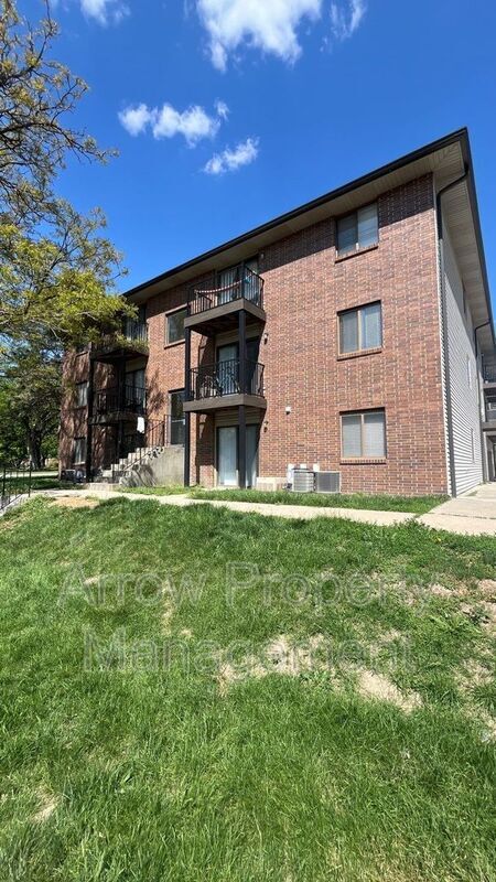 Primary Photo - 3405 Holdrege St