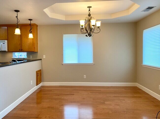 Foto del edificio - 8008 Fox Meadow Ln