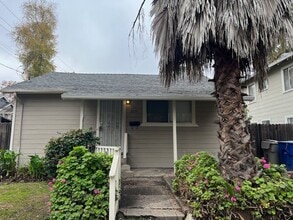 Building Photo - 2014 4th St