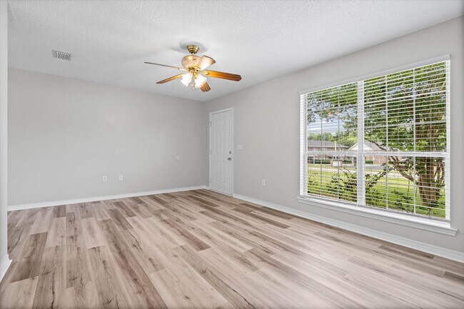 Foto del edificio - 22710 Mattingly St