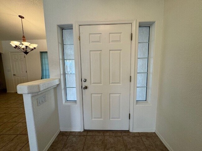 Foto del edificio - 3 Bedroom 2Ba with Side RV Space & fenced yard