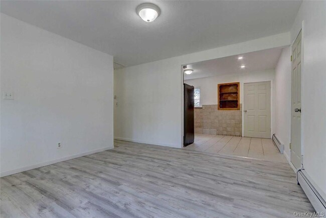 Building Photo - 717 Doane Ave