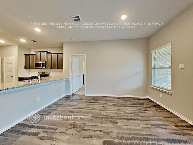 Building Photo - 717 Jamestown Ln