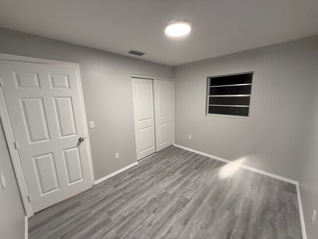 Foto del edificio - 190 Ventris Ave W