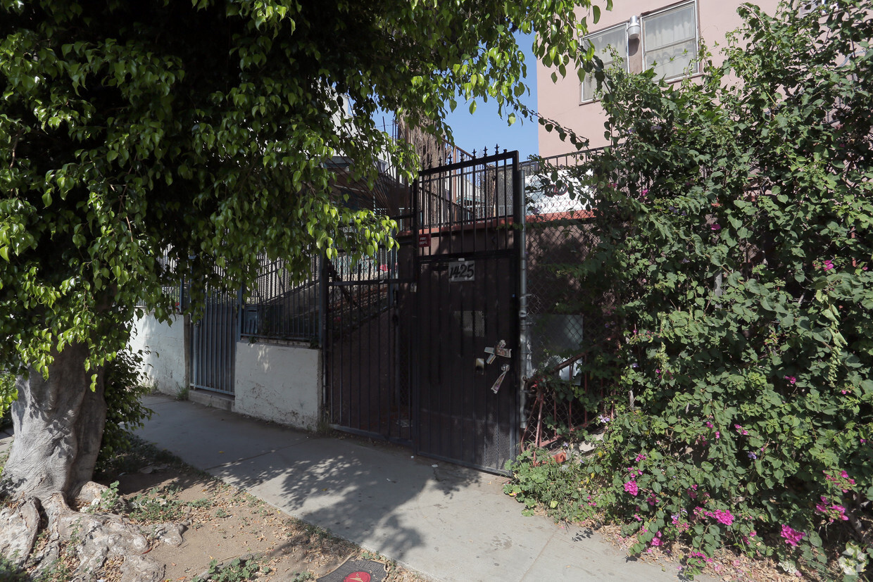 Building Photo - 1425 Alvarado Ter