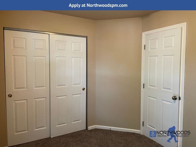 Foto del edificio - Nice 2 Bedroom 2 Bathroom 2 Story-Town Home-White City