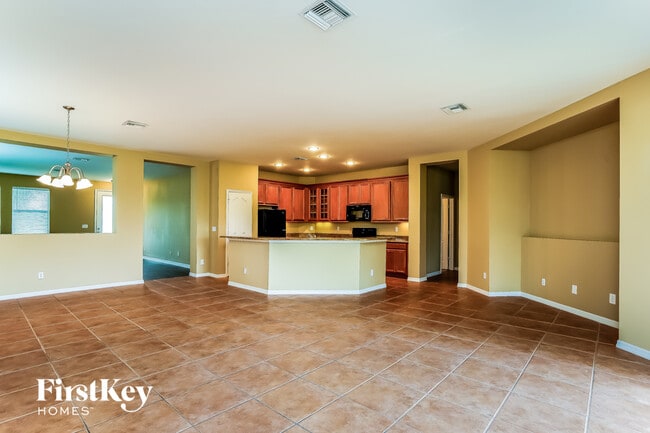 Foto del edificio - 16092 Badalona Dr