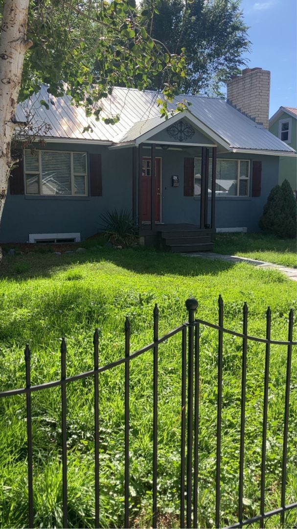 Building Photo - Charming 4-Bedroom Home in Prime Location ...