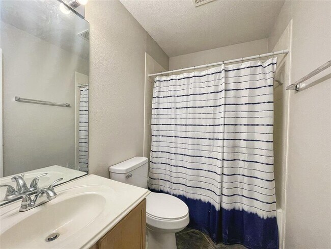Building Photo - 2822 Edgewick Elm St