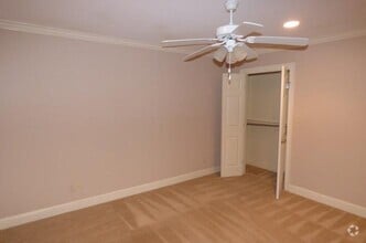 Building Photo - 636 St James Pl