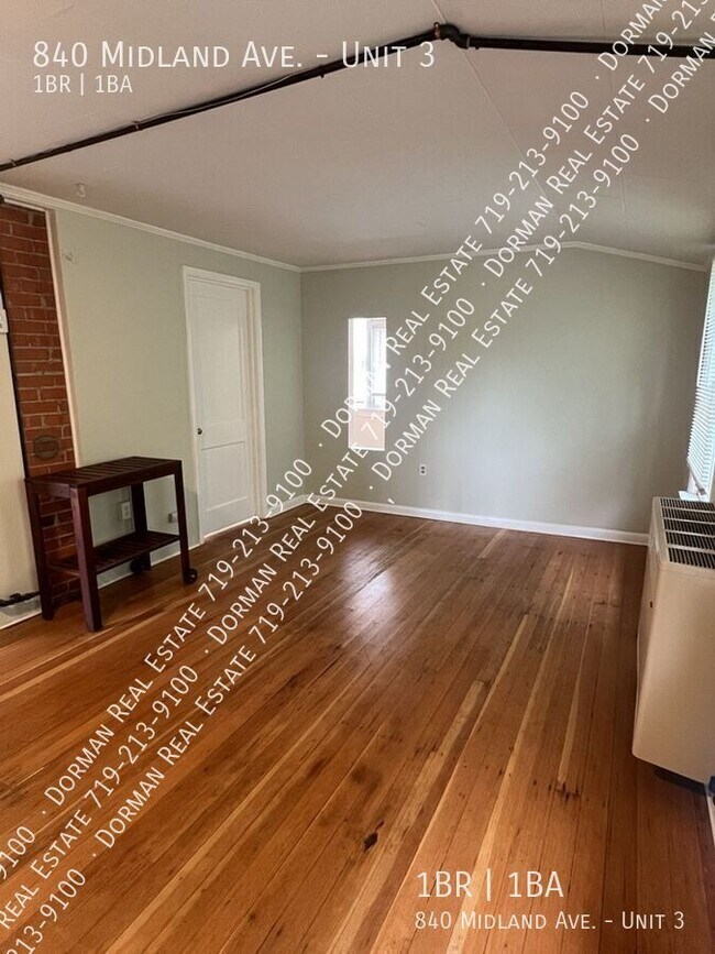 Foto del edificio - 840 Midland Ave