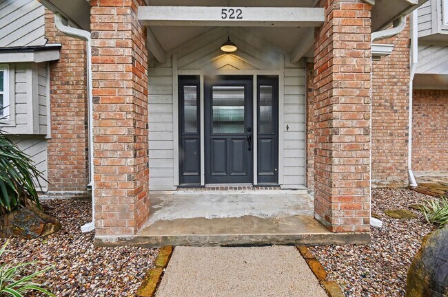 Foto del edificio - 522 Crestwood Dr