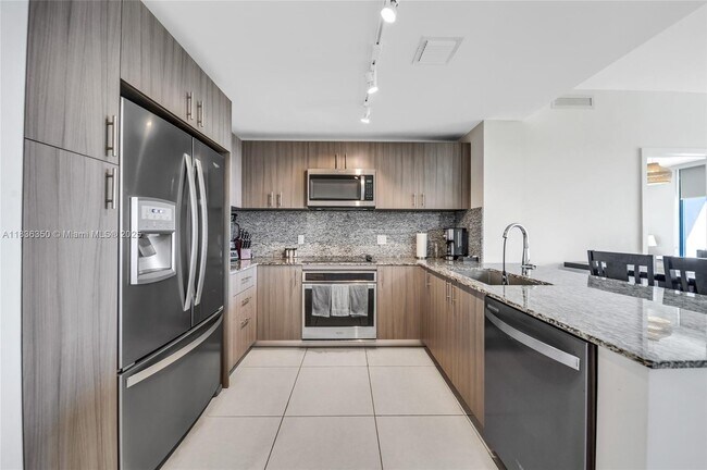 Building Photo - 5350 NW 84th Ave