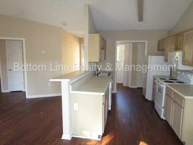 Building Photo - 5721 Silver Eagle Dr