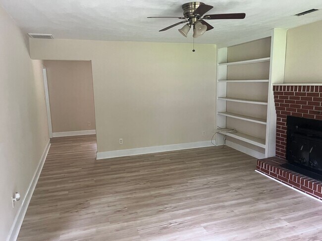 Foto del edificio - 229 Bridgeview Cir