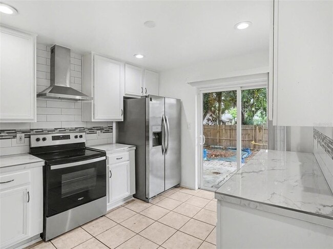 Foto del edificio - 7102 Harbor Heights Cir
