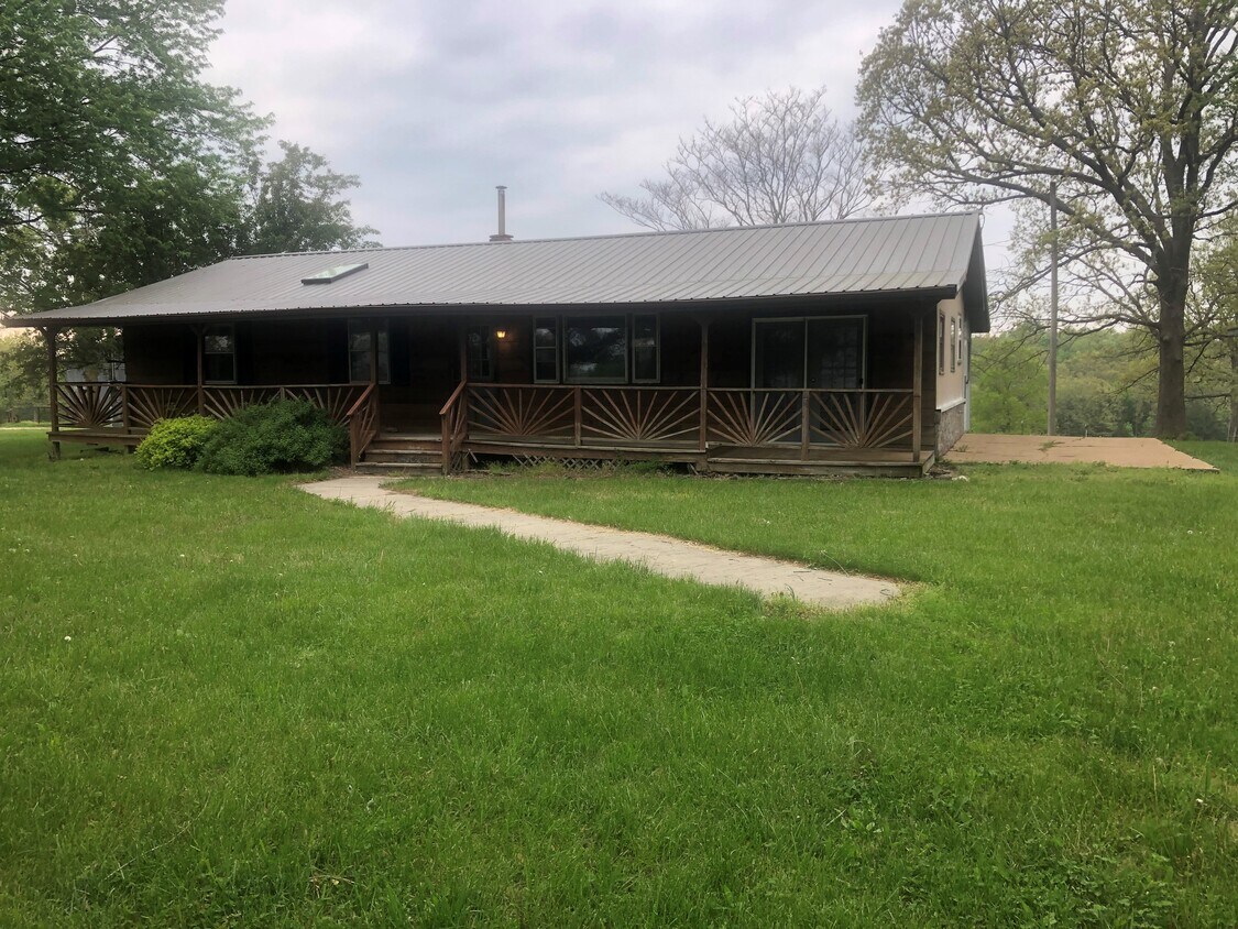 house entrance - 33401 Highway 32