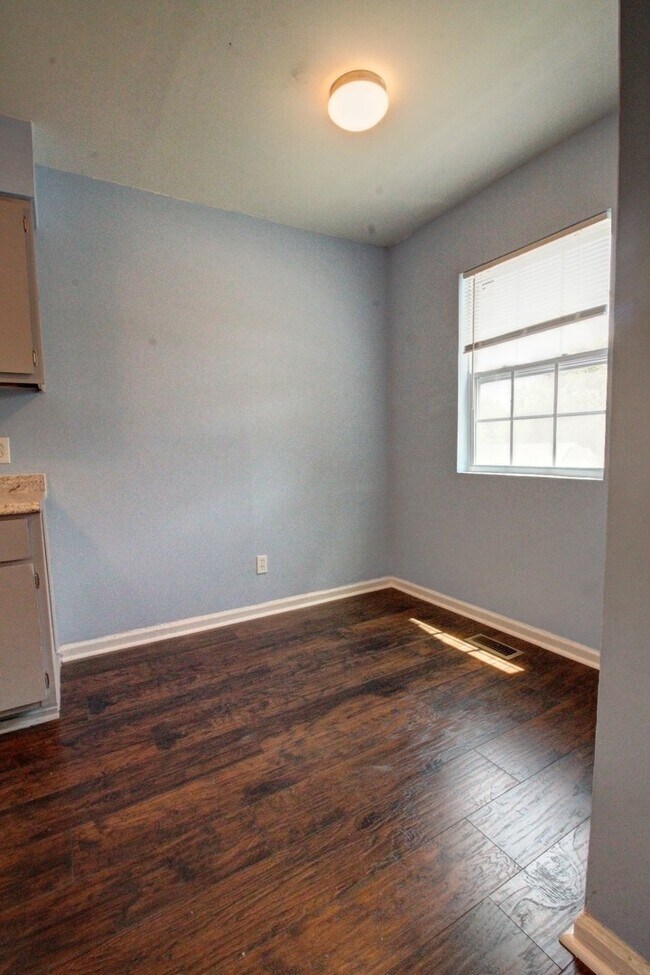 Foto del edificio - Adorable 2bd/1.5ba Duplex Less Than 1 Mile From Downtown Durham!