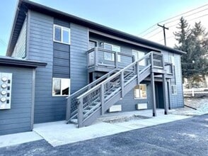 Building Photo - 3105 Cooney Dr