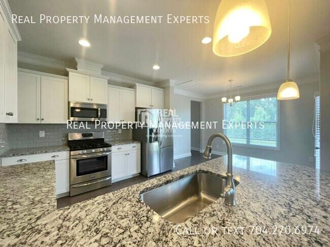 Foto del edificio - 9808 Rayneridge Drive