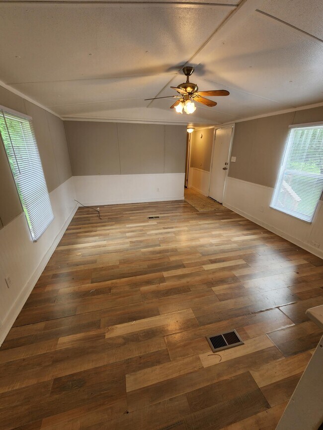 Foto del edificio - 9500 Hausmond Way