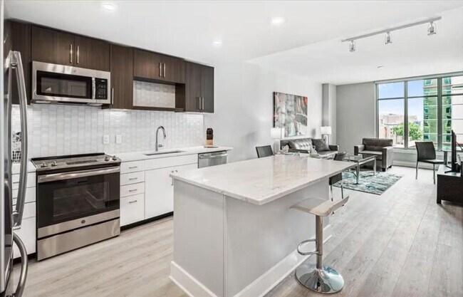 Building Photo - 4836 Rugby Ave
