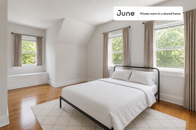 Building Photo - Room in Shared 9 bed/2 bath home