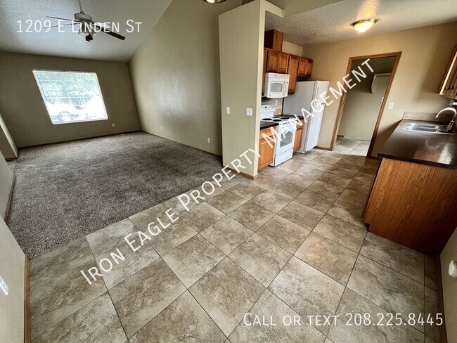 Foto del edificio - 1209 E Linden St