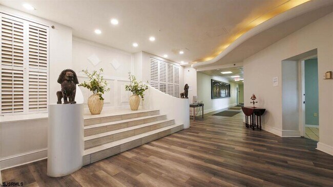 Foto del edificio - 101 S Raleigh Ave