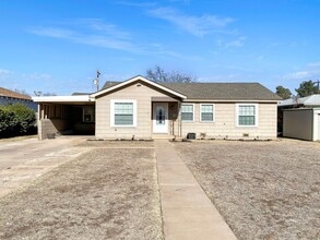 Building Photo - 116 W Vega Dr