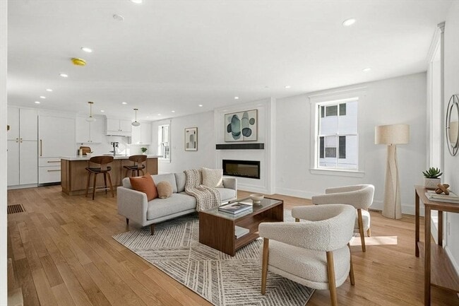 Building Photo - 309 Broadway